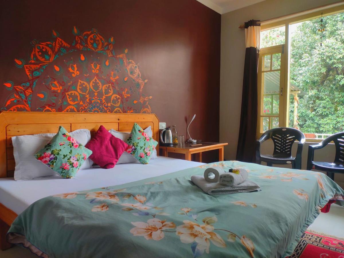 The Unmad, Dharamkot Hotel Dharamshala Bagian luar foto